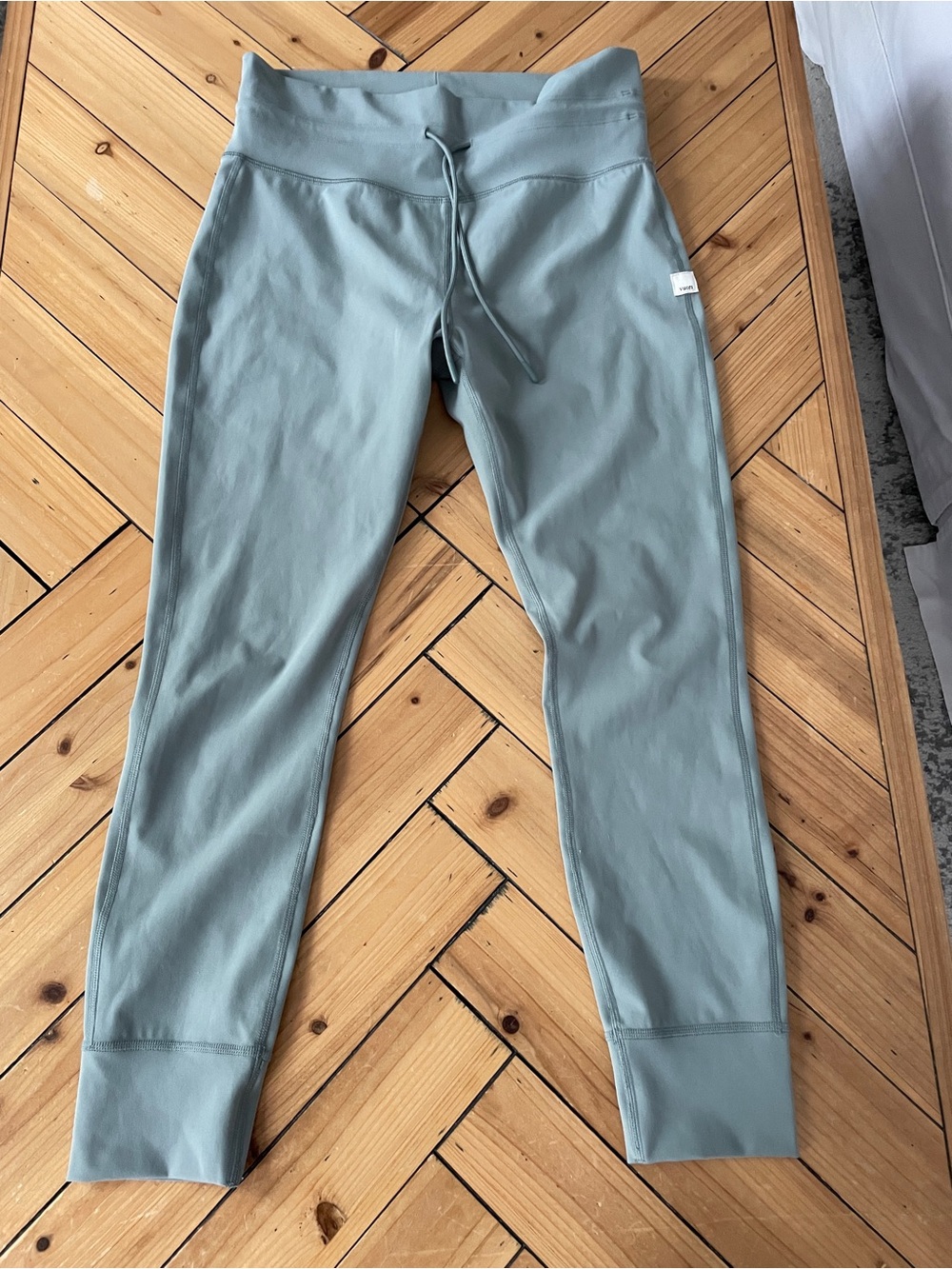 Vuori Women's Daily Legging sage green VW323 Size L Athleisure. Used